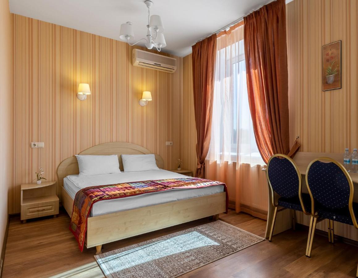 Гостиница Siesta Киев Sofiivska Borshchahivka Exterior foto